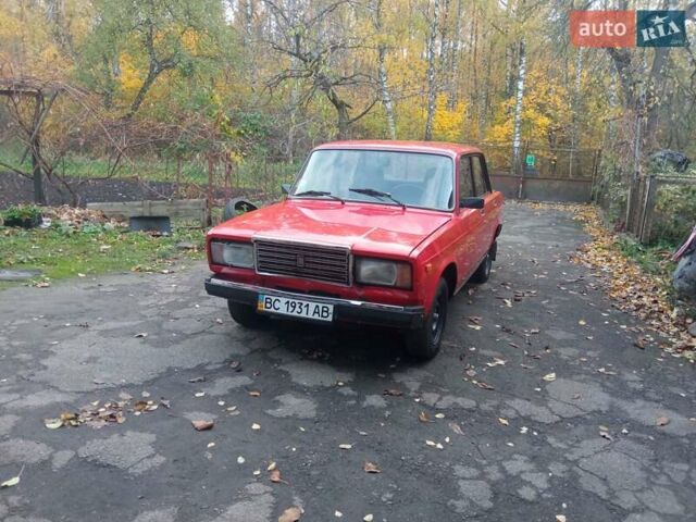 ВАЗ 2107 1992 в Львове на Automoto.ua Красный ВАЗ 2107, объемом двигателя 1.5 л и пробегом 35 тыс. км за 1300 $, фото 1 на Automoto.ua