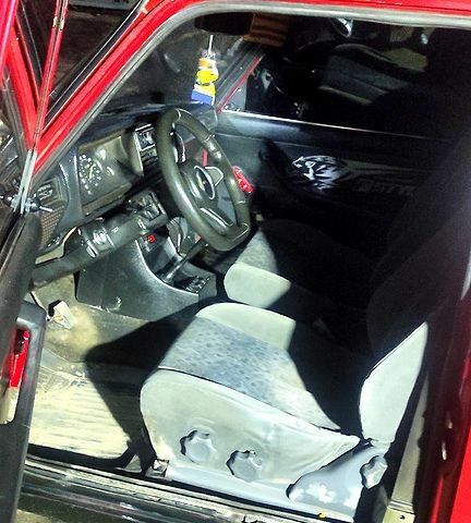 Красный ВАЗ 2107, объемом двигателя 1.5 л и пробегом 0 тыс. км за 1000 $, фото 1 на Automoto.ua