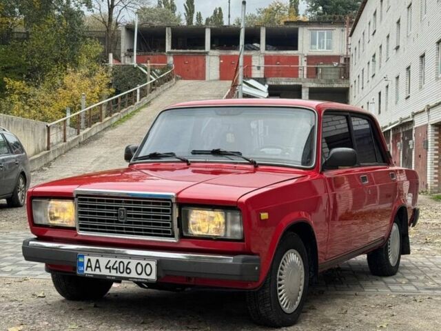 Красный ВАЗ 2107, объемом двигателя 1.5 л и пробегом 155 тыс. км за 1900 $, фото 1 на Automoto.ua