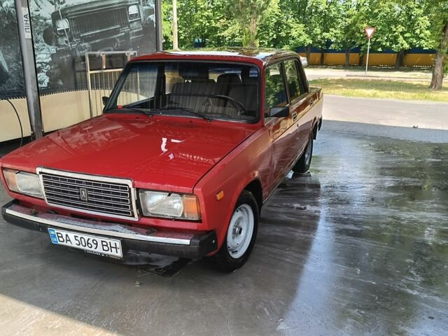 Красный ВАЗ 2107, объемом двигателя 1.5 л и пробегом 42 тыс. км за 725 $, фото 1 на Automoto.ua