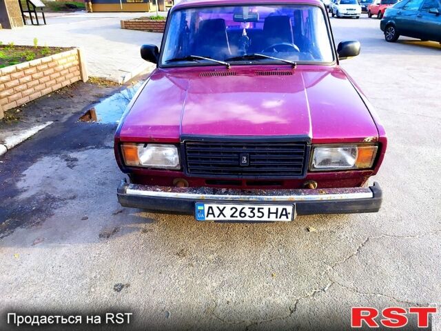 Красный ВАЗ 2107, объемом двигателя 1.5 л и пробегом 610 тыс. км за 600 $, фото 1 на Automoto.ua