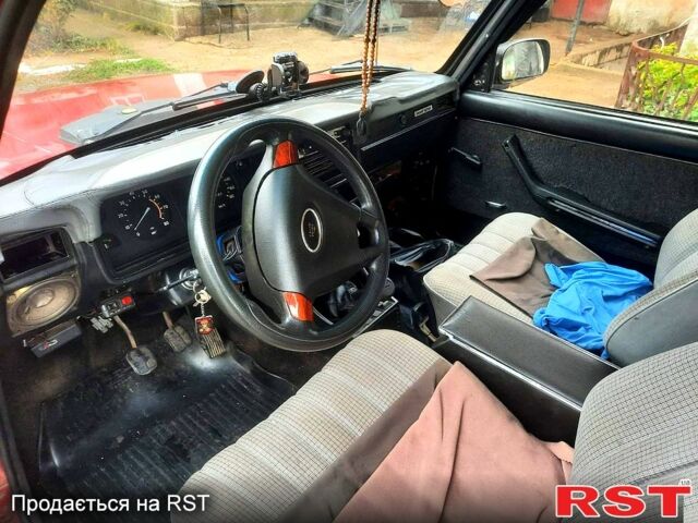 ВАЗ 2107 1994 в Беляевке на Automoto.ua Красный ВАЗ 2107, объемом двигателя 1.5 л и пробегом 150 тыс. км за 700 $, фото 1 на Automoto.ua