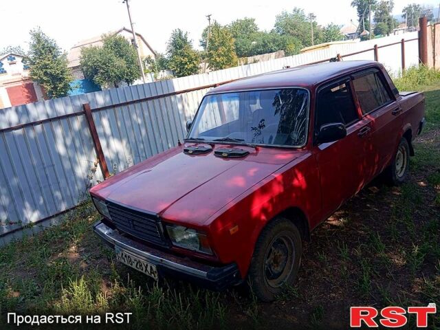 Красный ВАЗ 2107, объемом двигателя 1.7 л и пробегом 61 тыс. км за 1050 $, фото 1 на Automoto.ua