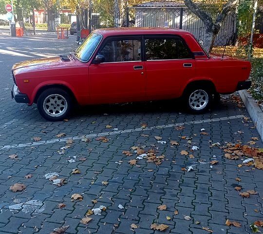 Червоний ВАЗ 2107, об'ємом двигуна 1.5 л та пробігом 185 тис. км за 1290 $, фото 1 на Automoto.ua