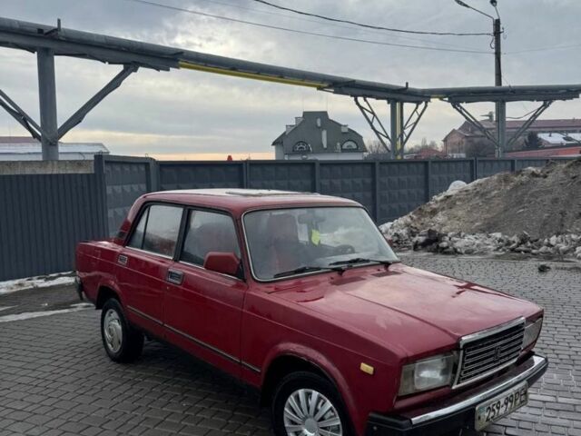 Красный ВАЗ 2107, объемом двигателя 1.3 л и пробегом 150 тыс. км за 428 $, фото 1 на Automoto.ua