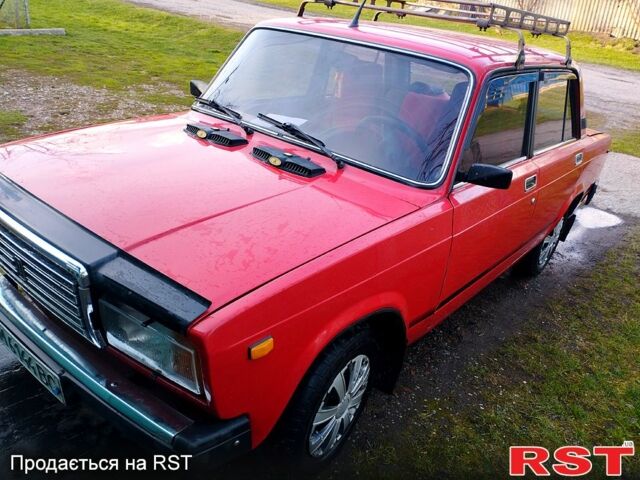 Красный ВАЗ 2107, объемом двигателя 1.6 л и пробегом 0 тыс. км за 1099 $, фото 1 на Automoto.ua