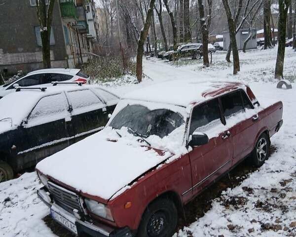 Красный ВАЗ 2107, объемом двигателя 1.5 л и пробегом 10 тыс. км за 800 $, фото 1 на Automoto.ua