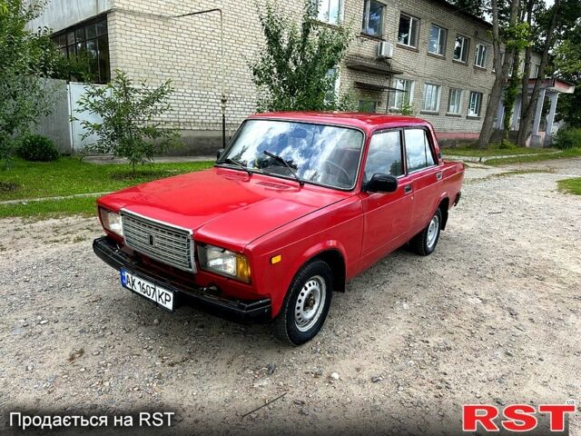 Красный ВАЗ 2107, объемом двигателя 1.6 л и пробегом 150 тыс. км за 700 $, фото 1 на Automoto.ua
