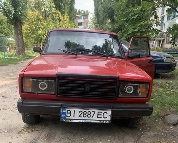 Красный ВАЗ 2107, объемом двигателя 1.5 л и пробегом 10 тыс. км за 1571 $, фото 1 на Automoto.ua