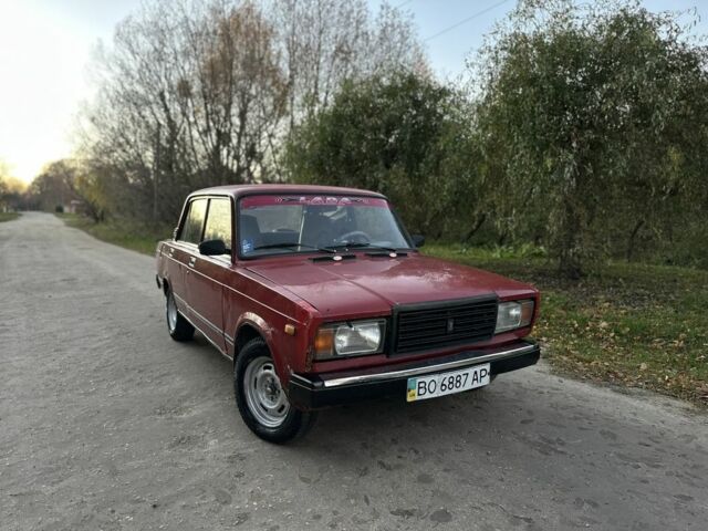 Красный ВАЗ 2107, объемом двигателя 1.5 л и пробегом 90 тыс. км за 450 $, фото 1 на Automoto.ua