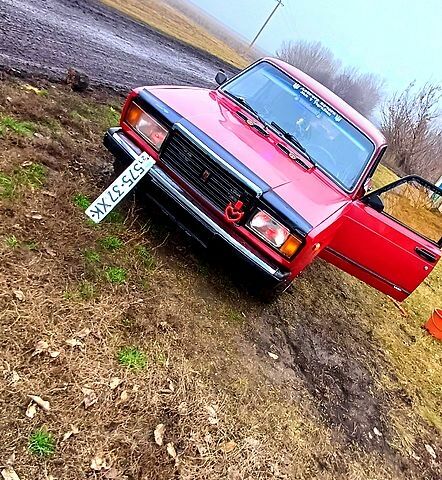 Красный ВАЗ 2107, объемом двигателя 1.7 л и пробегом 0 тыс. км за 800 $, фото 1 на Automoto.ua