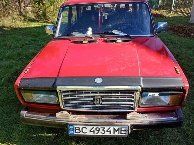 Красный ВАЗ 2107, объемом двигателя 1.6 л и пробегом 737 тыс. км за 550 $, фото 1 на Automoto.ua