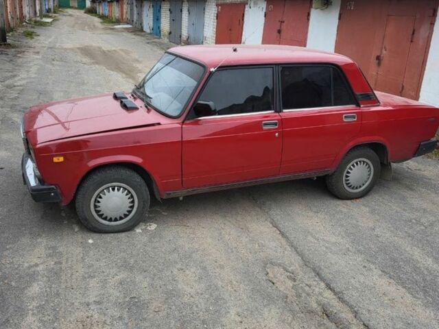 Красный ВАЗ 2107, объемом двигателя 1.5 л и пробегом 95 тыс. км за 1650 $, фото 1 на Automoto.ua