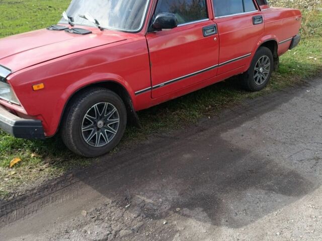 ВАЗ 2107 1996 в Черкассах на Automoto.ua Красный ВАЗ 2107, объемом двигателя 0 л и пробегом 2 тыс. км за 721 $, фото 1 на Automoto.ua