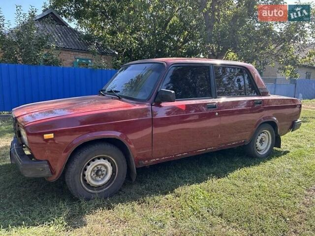 Красный ВАЗ 2107, объемом двигателя 1.5 л и пробегом 98 тыс. км за 1300 $, фото 1 на Automoto.ua