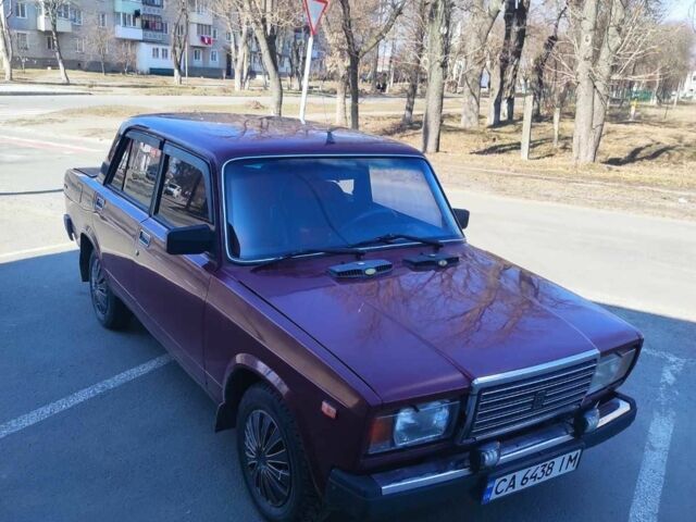 Красный ВАЗ 2107, объемом двигателя 1.7 л и пробегом 130 тыс. км за 1550 $, фото 1 на Automoto.ua