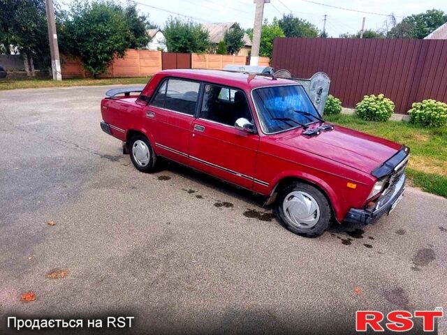 Красный ВАЗ 2107, объемом двигателя 1.5 л и пробегом 200 тыс. км за 650 $, фото 1 на Automoto.ua