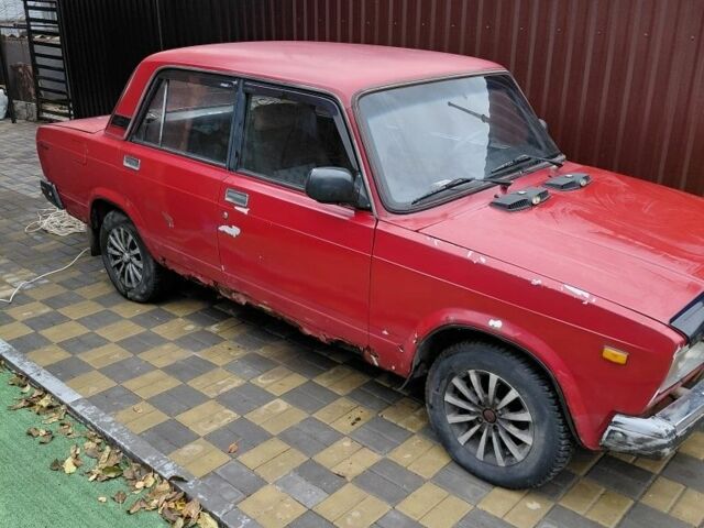 Красный ВАЗ 2107, объемом двигателя 1.7 л и пробегом 1000 тыс. км за 400 $, фото 1 на Automoto.ua