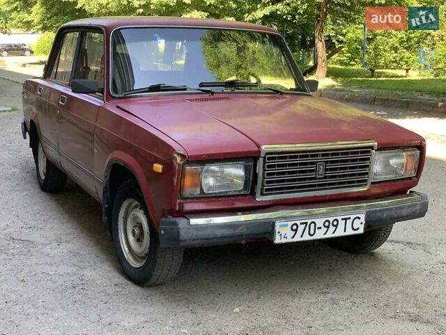 Красный ВАЗ 2107, объемом двигателя 1.5 л и пробегом 800 тыс. км за 500 $, фото 1 на Automoto.ua