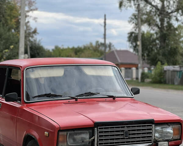 Красный ВАЗ 2107, объемом двигателя 1.5 л и пробегом 26 тыс. км за 799 $, фото 1 на Automoto.ua