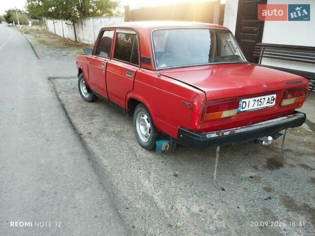 Красный ВАЗ 2107, объемом двигателя 1.5 л и пробегом 100 тыс. км за 600 $, фото 1 на Automoto.ua