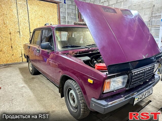 Красный ВАЗ 2107, объемом двигателя 1.5 л и пробегом 0 тыс. км за 760 $, фото 1 на Automoto.ua