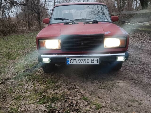 Червоний ВАЗ 2107, об'ємом двигуна 1.5 л та пробігом 100 тис. км за 650 $, фото 1 на Automoto.ua