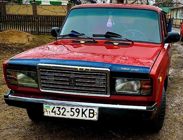 Красный ВАЗ 2107, объемом двигателя 1.3 л и пробегом 0 тыс. км за 480 $, фото 1 на Automoto.ua