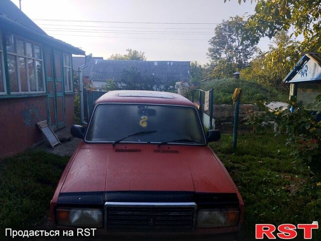 Красный ВАЗ 2107, объемом двигателя 1.3 л и пробегом 61 тыс. км за 600 $, фото 1 на Automoto.ua