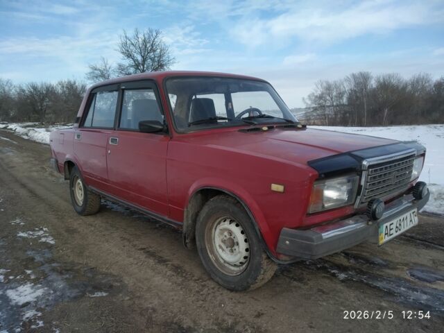 Красный ВАЗ 2107, объемом двигателя 1.5 л и пробегом 777 тыс. км за 813 $, фото 1 на Automoto.ua