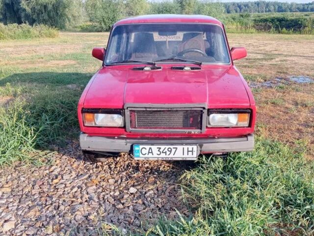 Красный ВАЗ 2107, объемом двигателя 1.5 л и пробегом 100 тыс. км за 1608 $, фото 1 на Automoto.ua