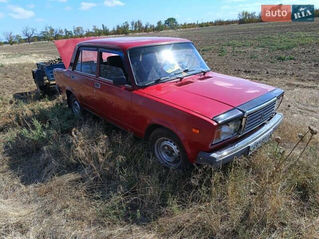 ВАЗ 2107 1997 в Татарбунарах на Automoto.ua Красный ВАЗ 2107, объемом двигателя 1.57 л и пробегом 100 тыс. км за 1700 $, фото 1 на Automoto.ua