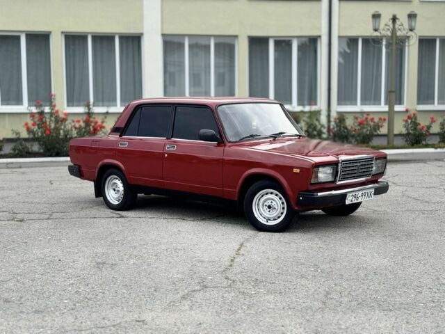 Красный ВАЗ 2107, объемом двигателя 1.5 л и пробегом 80 тыс. км за 1350 $, фото 1 на Automoto.ua