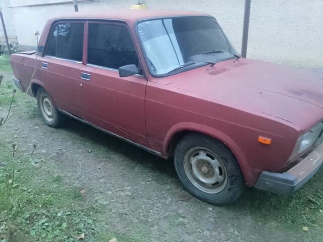 ВАЗ 2107 1998 в Мукачеве на Automoto.ua Красный ВАЗ 2107, объемом двигателя 1 л и пробегом 34 тыс. км за 167 $, фото 1 на Automoto.ua