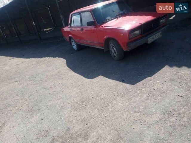 Красный ВАЗ 2107, объемом двигателя 1.6 л и пробегом 100 тыс. км за 850 $, фото 1 на Automoto.ua