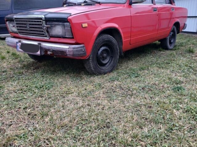 Красный ВАЗ 2107, объемом двигателя 1.5 л и пробегом 82 тыс. км за 1100 $, фото 1 на Automoto.ua