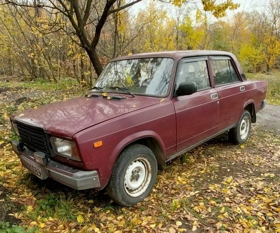 ВАЗ 2107 1999 у Дніпро (Дніпропетровську) на Automoto.ua Червоний ВАЗ 2107, об'ємом двигуна 1.5 л та пробігом 150 тис. км за 831 $, фото 1 на Automoto.ua