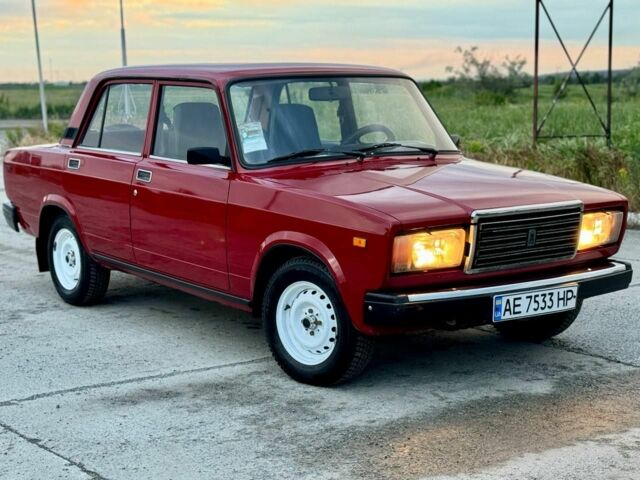 Червоний ВАЗ 2107, об'ємом двигуна 1.5 л та пробігом 87 тис. км за 1688 $, фото 1 на Automoto.ua