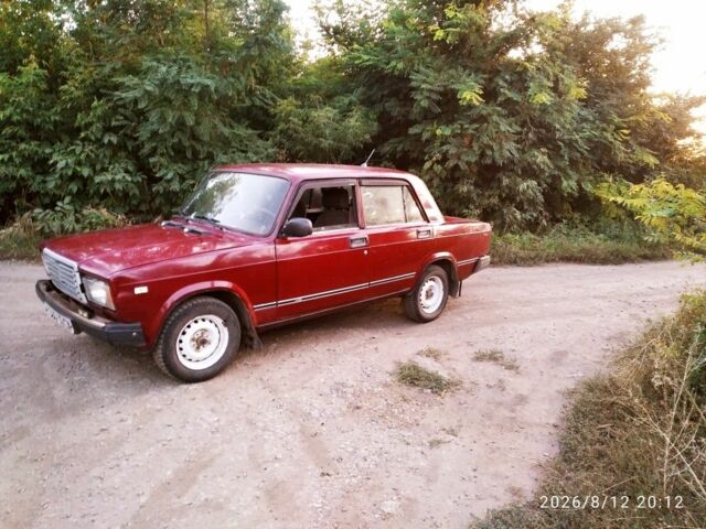 Червоний ВАЗ 2107, об'ємом двигуна 1.6 л та пробігом 333 тис. км за 1120 $, фото 1 на Automoto.ua