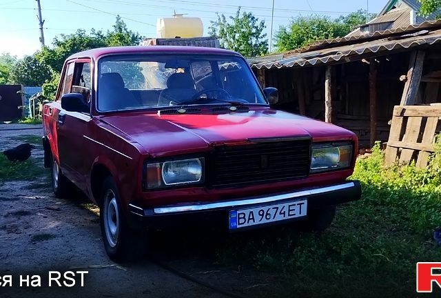 Красный ВАЗ 2107, объемом двигателя 1.5 л и пробегом 100 тыс. км за 370 $, фото 1 на Automoto.ua