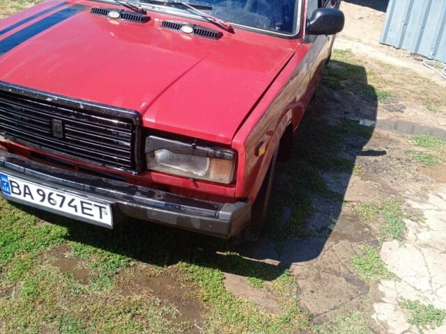 Красный ВАЗ 2107, объемом двигателя 1.5 л и пробегом 17 тыс. км за 674 $, фото 1 на Automoto.ua
