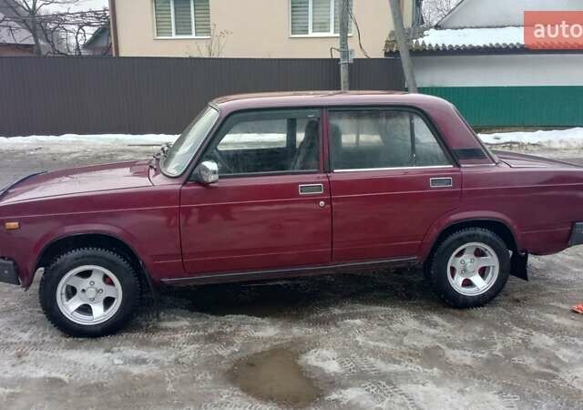 Красный ВАЗ 2107, объемом двигателя 1.45 л и пробегом 68 тыс. км за 950 $, фото 1 на Automoto.ua