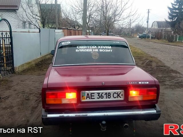 Красный ВАЗ 2107, объемом двигателя 15 л и пробегом 75 тыс. км за 1100 $, фото 1 на Automoto.ua