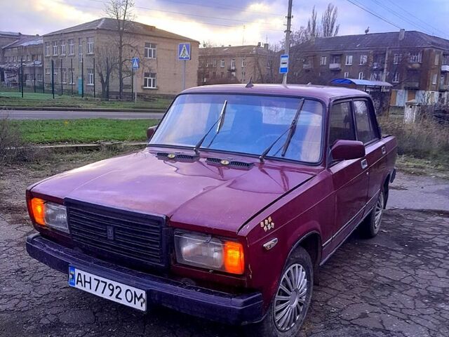 Красный ВАЗ 2107, объемом двигателя 1.5 л и пробегом 0 тыс. км за 497 $, фото 1 на Automoto.ua