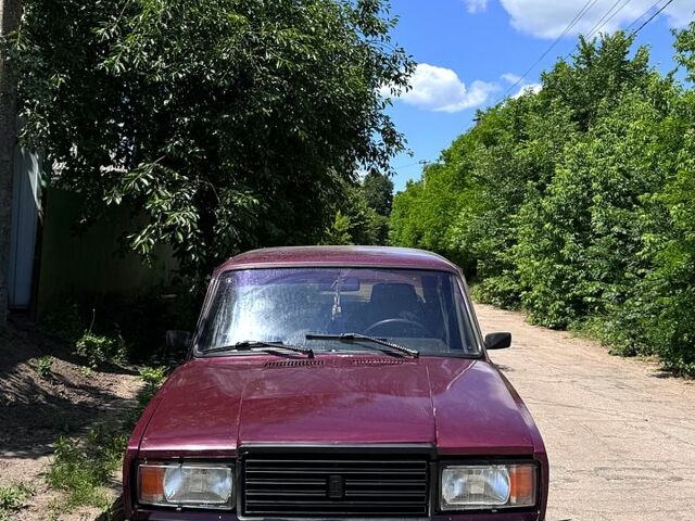 Красный ВАЗ 2107, объемом двигателя 1.5 л и пробегом 0 тыс. км за 1000 $, фото 1 на Automoto.ua