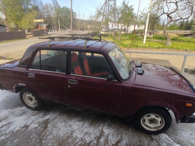 Красный ВАЗ 2107, объемом двигателя 1.5 л и пробегом 140 тыс. км за 350 $, фото 1 на Automoto.ua