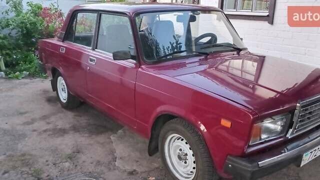 Красный ВАЗ 2107, объемом двигателя 1.5 л и пробегом 141 тыс. км за 1700 $, фото 1 на Automoto.ua