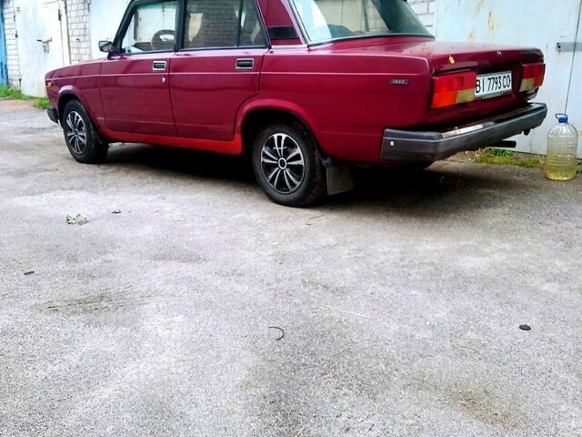 Красный ВАЗ 2107, объемом двигателя 1.5 л и пробегом 250 тыс. км за 1700 $, фото 1 на Automoto.ua