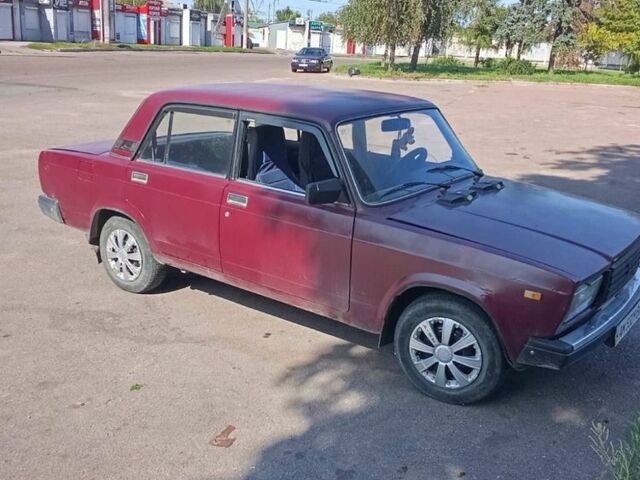 Красный ВАЗ 2107, объемом двигателя 1.4 л и пробегом 91 тыс. км за 1200 $, фото 1 на Automoto.ua