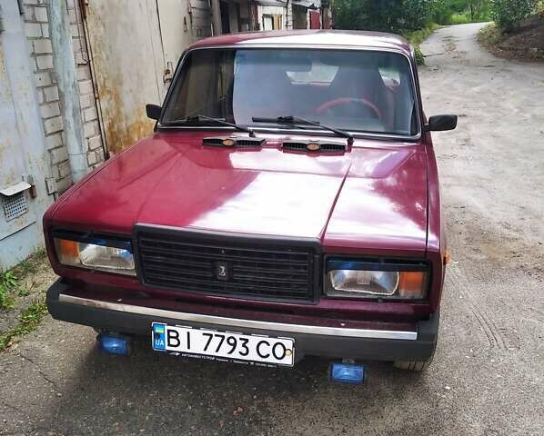 Красный ВАЗ 2107, объемом двигателя 1.5 л и пробегом 240 тыс. км за 1400 $, фото 1 на Automoto.ua